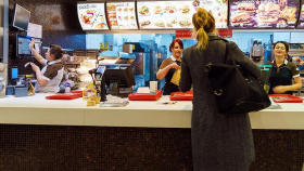 Почти все бургеры в России оказались пересолены - Роскачество